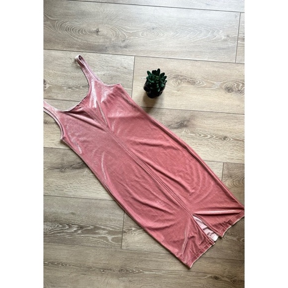 Zara • Trafaluc pink velvet dress - Picture 8 of 9